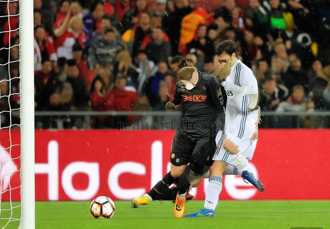 巴伦西亚VS皇马：西甲激战1-1平局精彩回顾(图4)